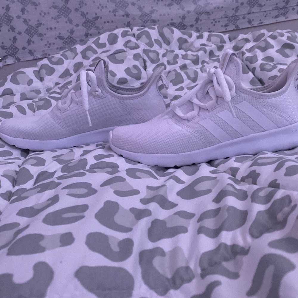 white adidas tennis shoes (never worn) size 6.5